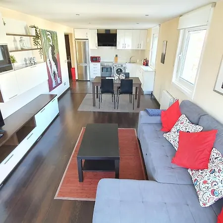 A 50 Metros Del Paseo Maritimo