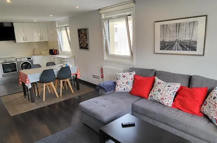 A 50 Metros Del Paseo Maritimo *