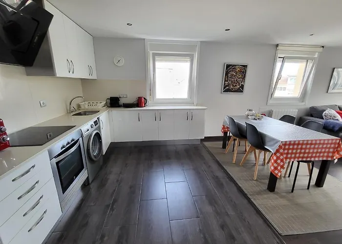 A 50 Metros Del Paseo Maritimo * A Coruña